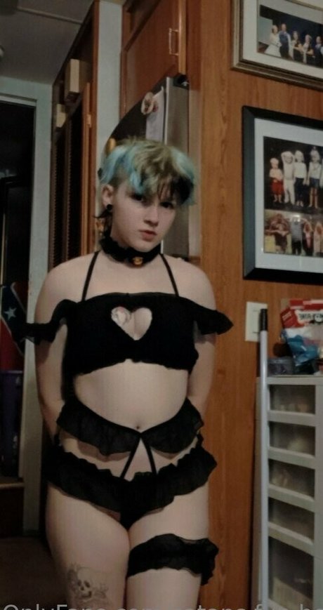 satans fun house nude actress pictures