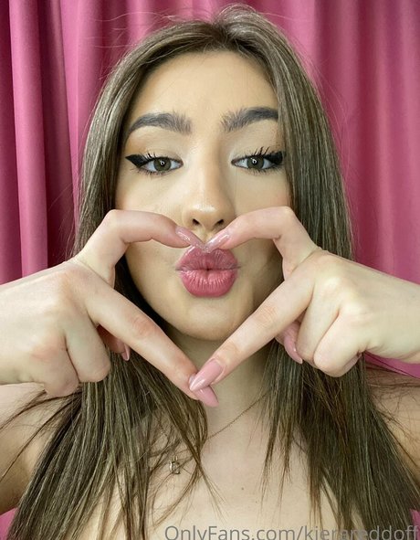 kierareddoff model top pic