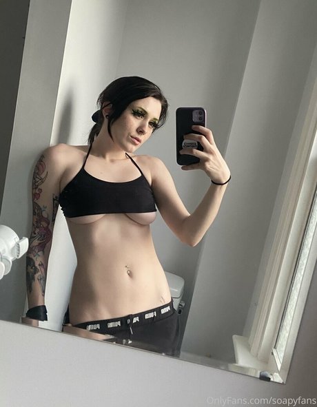 Soapyfans model sex picture