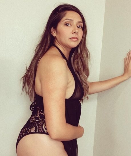 Cora Thunder nudes model photo