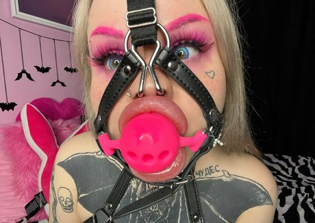 Nasty bimbo porn actress img