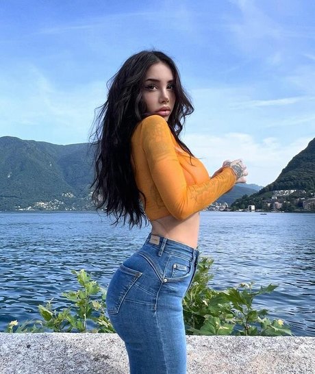 Alexis Mucci hot actress picture