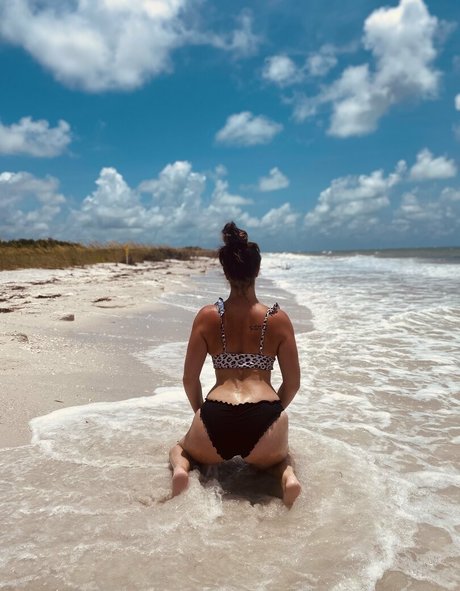 stayathomemillf star exclusive pics