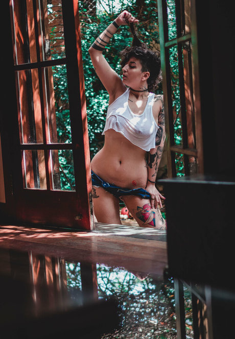 julh4 free model hd pictures