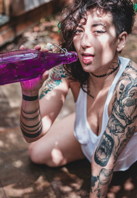 julh4 free model porn gallery