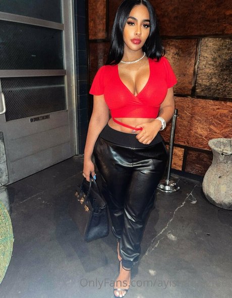 ayishadiazfeet hot actress pic