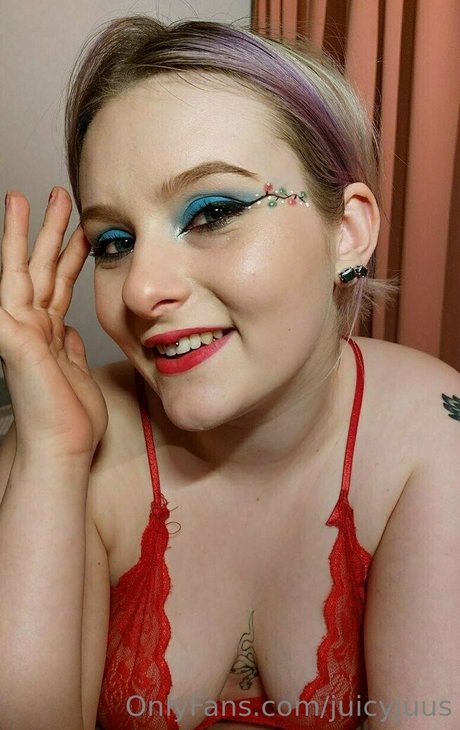 juicyjuus pornographic actress img