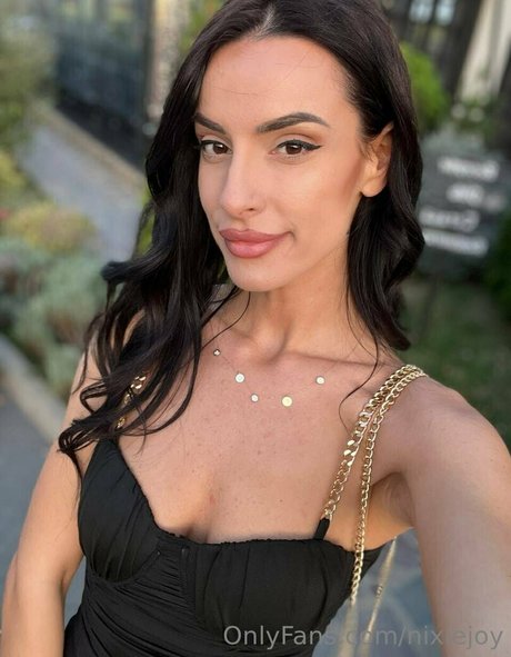 nixiejoy model erotic photo