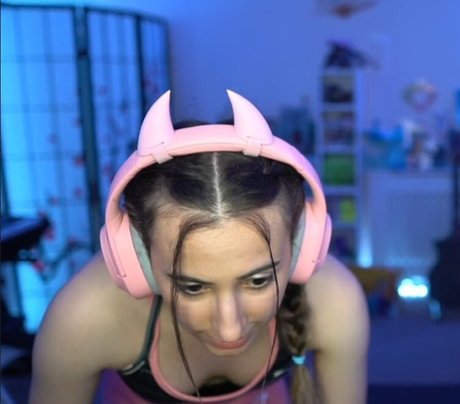 Millie Mossiae sex pornstar image