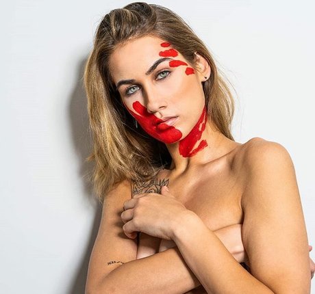 Emma Goldberg sexy star pics