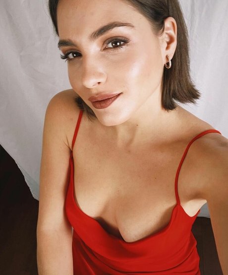 Andrea Duro nice star photo