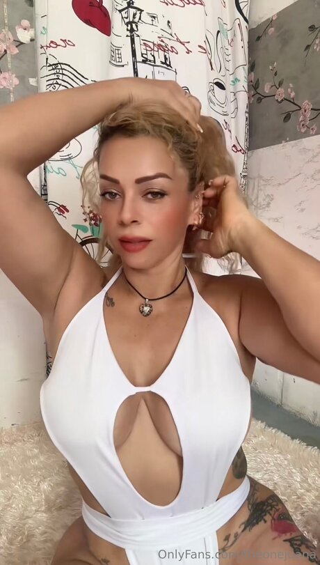 theonejuana naked actress pictures