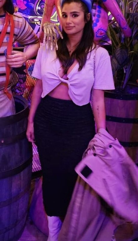 Diane Guerrero model exclusive img