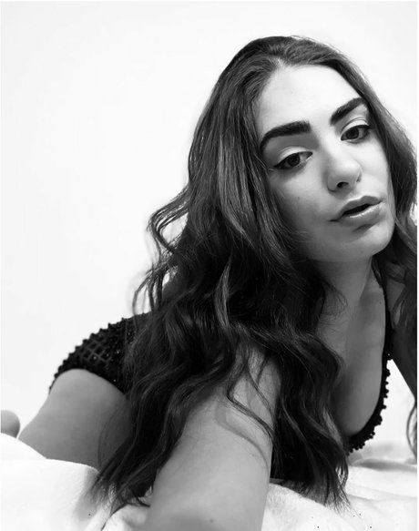 Veronica Correia art star picture