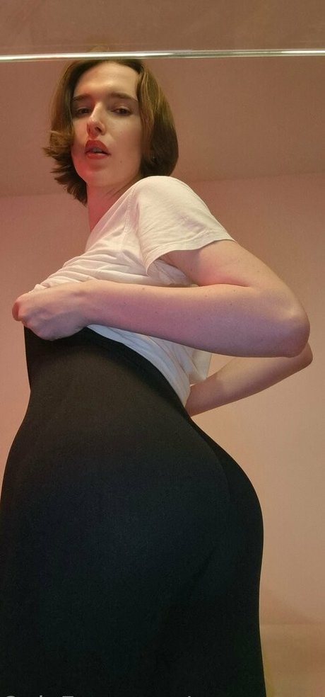 mementomarly model adult pic