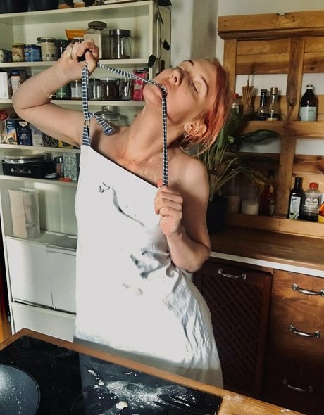 nachtschwarm hd actress pics