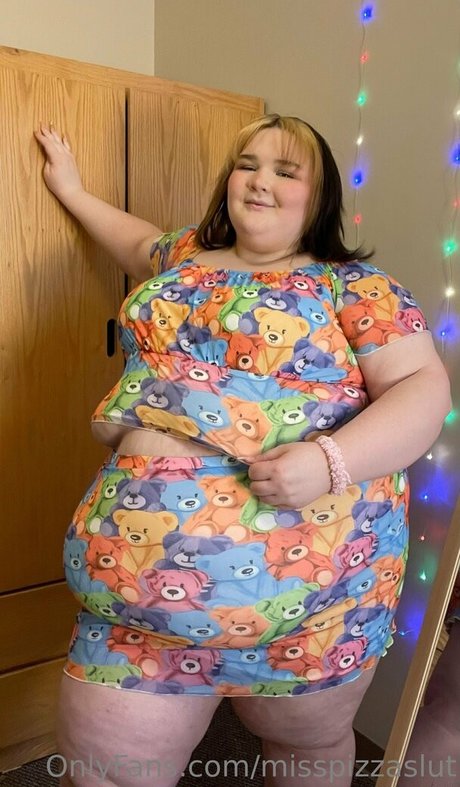 misspizzaslut model top image