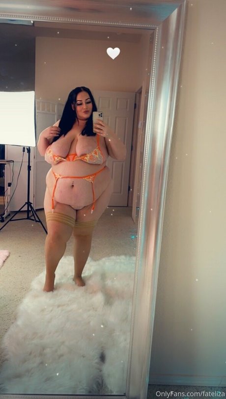 fateliza hot model photo