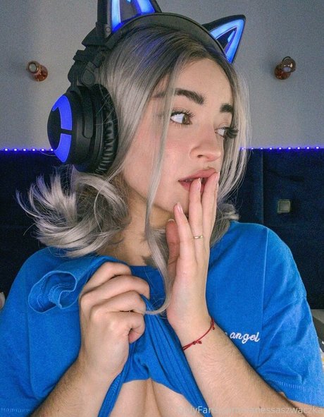 vanessaszwaczka beautiful actress img