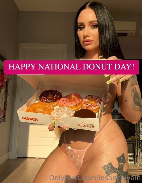 insanelyvain erotic model photo