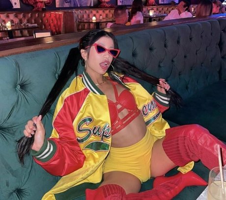 Lilveronicar model pic