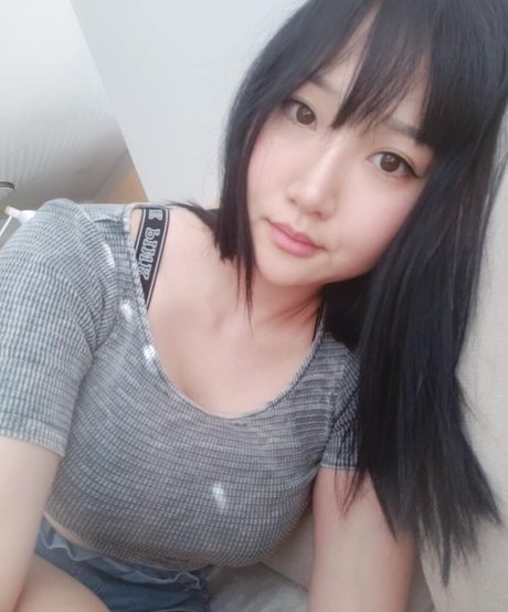 Aria Saki art actress photo