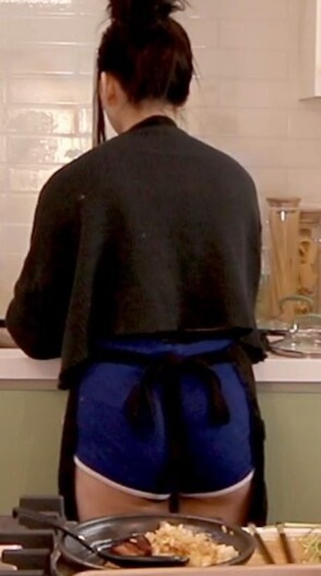 Aria Saki model top pictures