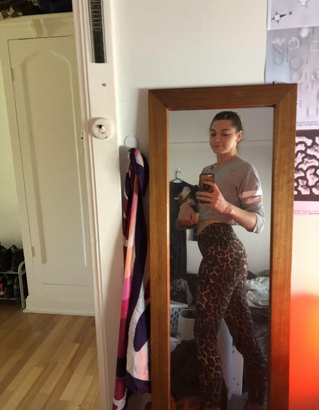 chippiechipsbimbo high quality pornstar img