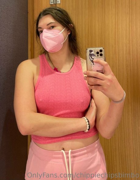 chippiechipsbimbo sexy pornstar photo