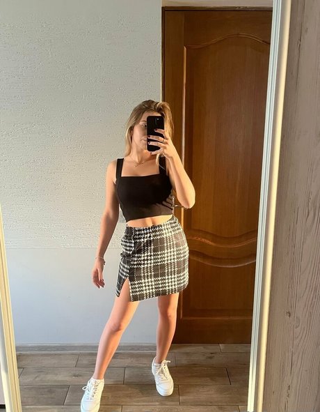 lucky ashley sexy star pic