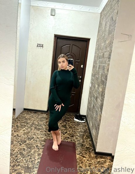 lucky ashley beautiful star photo