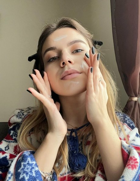 lucky ashley exclusive model photos