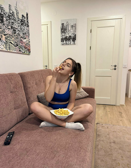 lucky ashley exclusive model galleries