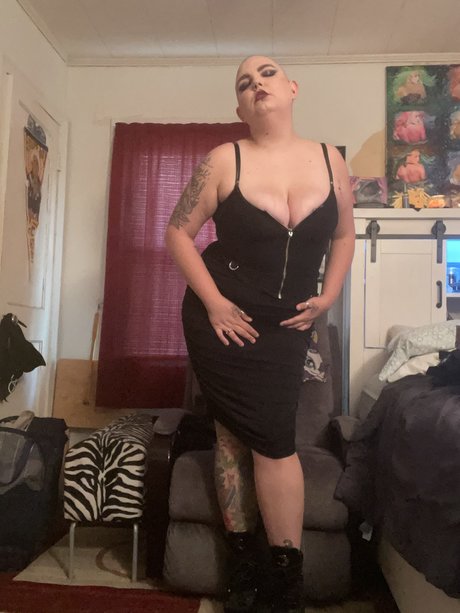 Sassy Jackin model pretty picture