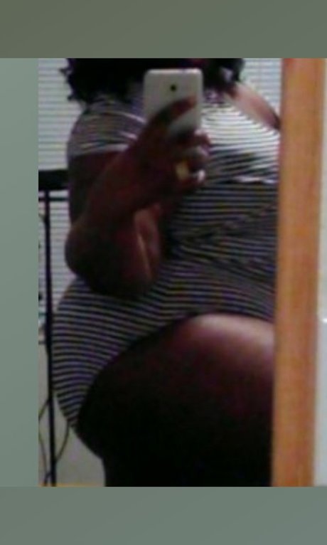 Your Virtual Girlfriend star perfect photos