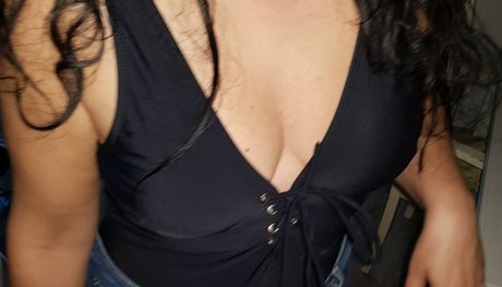 Saramilf pornstar sexy pics