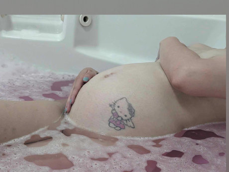 Lou Modeling best model pic