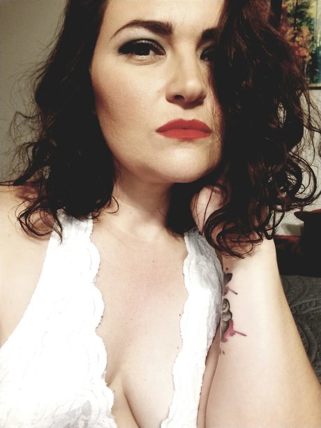 Goddess Sarah adult star pic