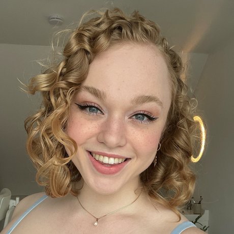 Sarah Calanthe Curvy Cock Tease_ star sex pic