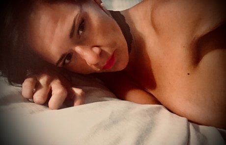 Sara English pornstar erotic gallery