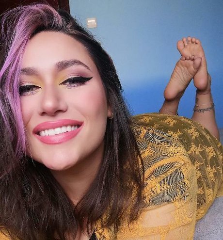 Mica Sandy nudes model pics