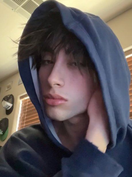 sam 18_ model exclusive image