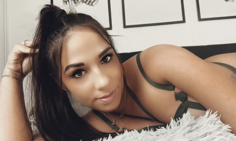 Sweetbella pornographic model galleries