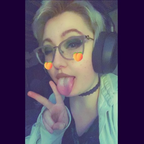 Raelan beautiful model picture