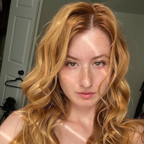 Strawberry Plus adult actress image