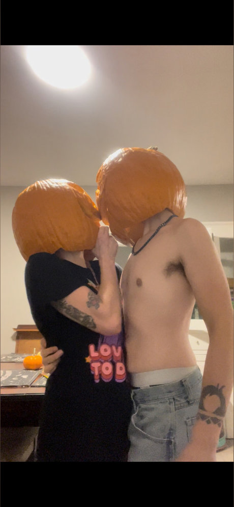 Scarlett Nichole art actress gallery