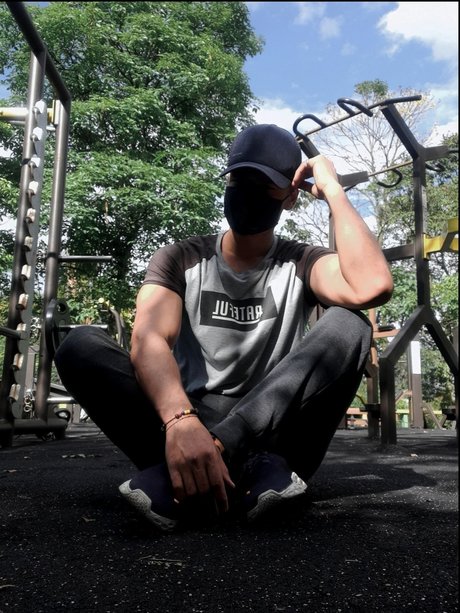 Soy Saturno model nice img