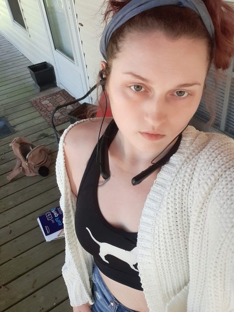 Liveandletdie135 model nude galleries