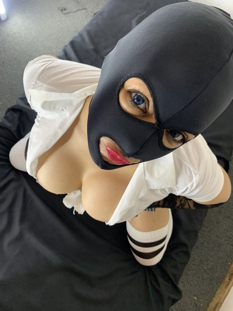 Karo Msk model nude pic