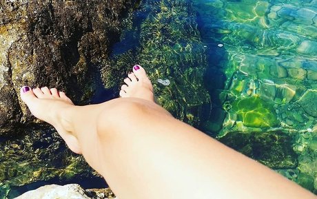 Footlegs star pretty gallery